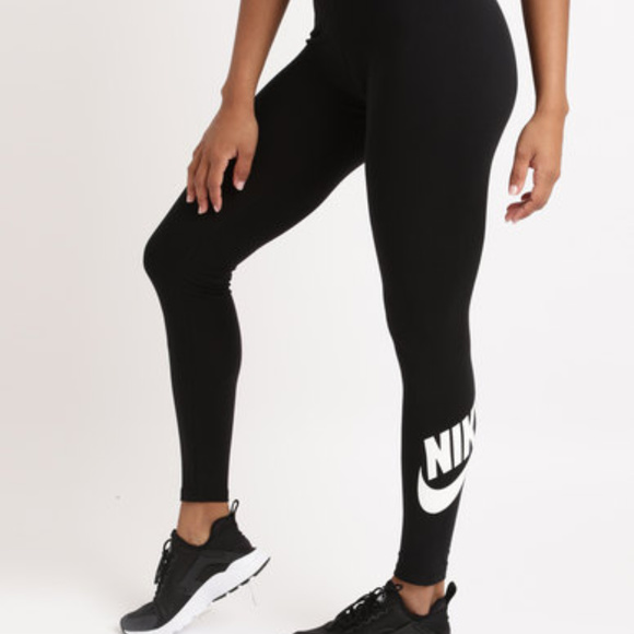 Nike Pants - Nike Sportwear leggings